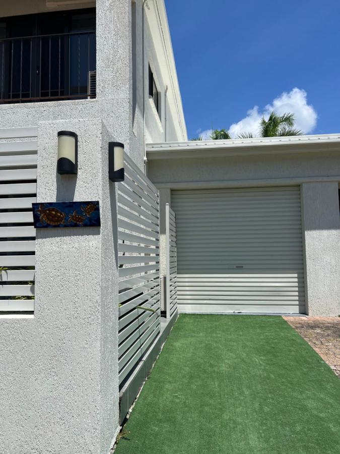 Seaturtle Apartment Pantai Clifton Luaran gambar